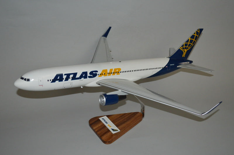 Atlas Air 767-300 airplane model