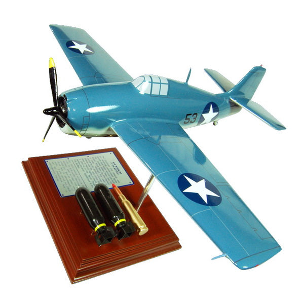 F4F Wildcat model with weapons